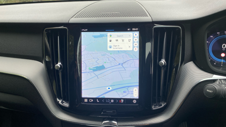 Volvo XC60 2.0 B5P Plus Dark 5dr AWD Geartronic Petrol Estate